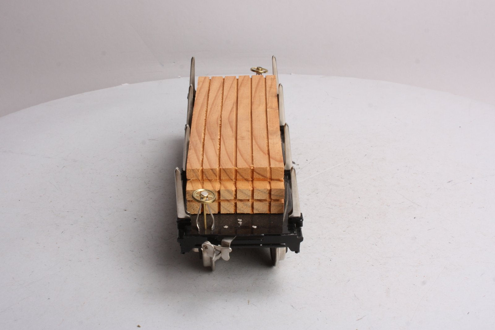 MTH 511 Standard Gauge Flatcar w/Wood Load