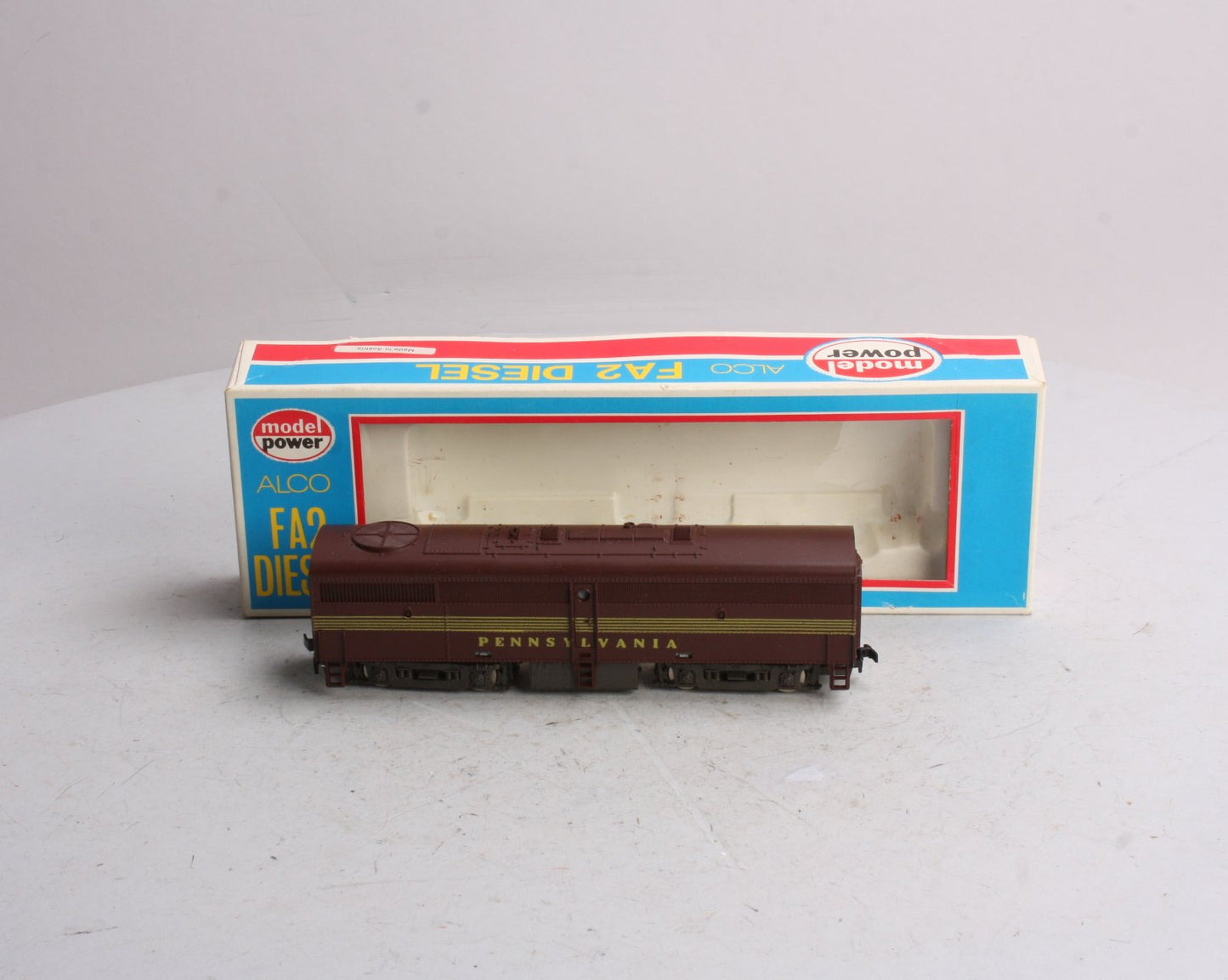 Model Power 842 HO Scale Pennsylvania Powered FB2 B Unit