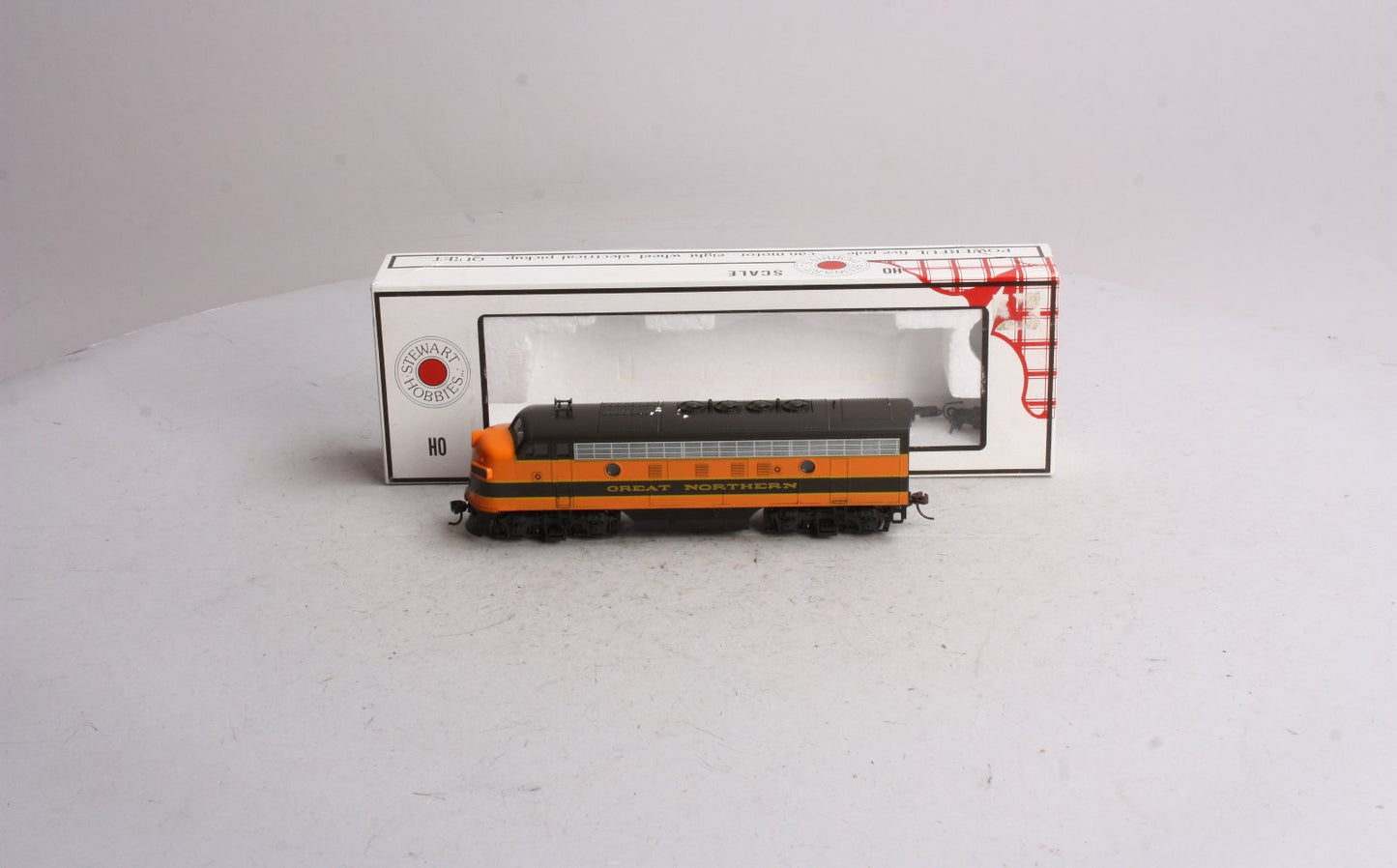 Stewart 8470 HO Scale Great Northern F3A Phase IV Powered Diesel Locomotive