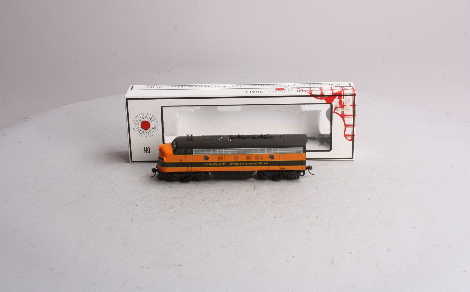 Stewart 8470 HO Scale Great Northern F3A Phase IV Powered Diesel Locomotive