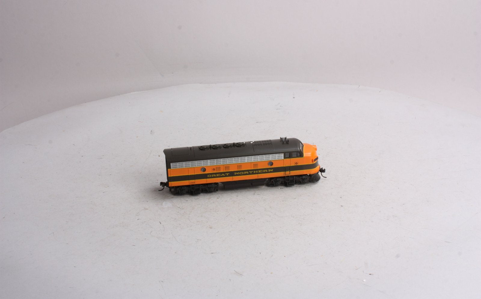 Stewart 8470 HO Scale Great Northern F3A Phase IV Powered Diesel Locomotive