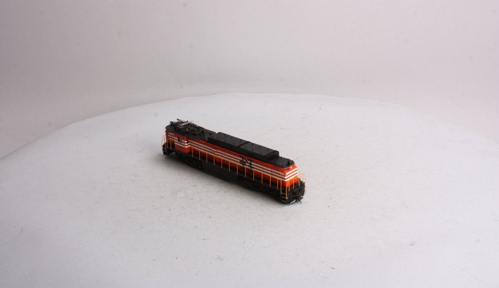 Spectrum 82407 HO Scale New Haven GE E33 Electric Locomotive #304