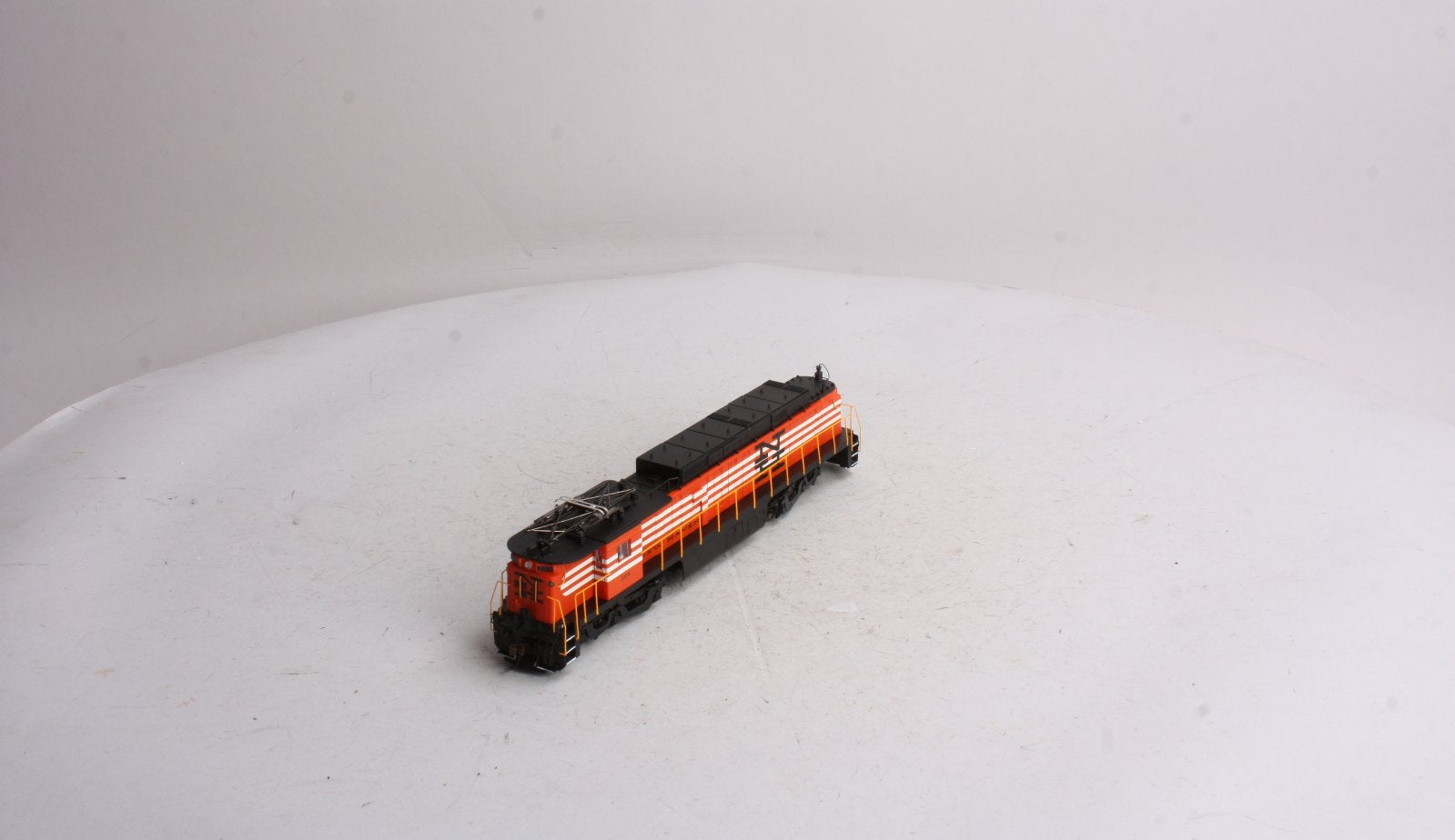 Spectrum 82407 HO Scale New Haven GE E33 Electric Locomotive #304