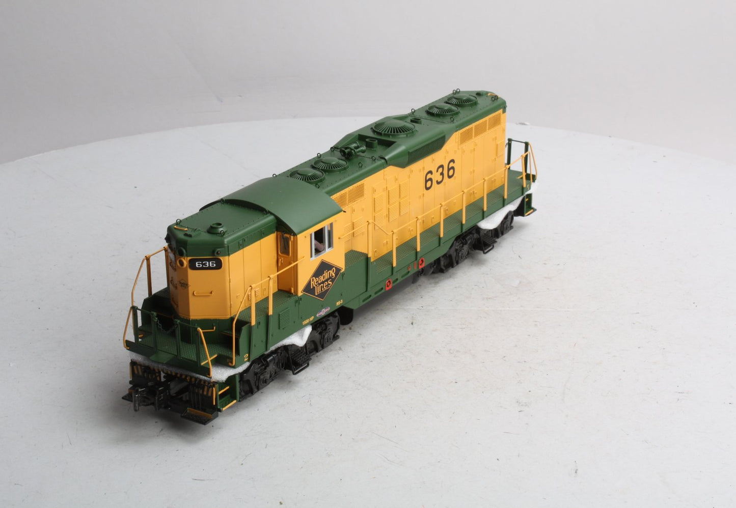 MTH 20-20202-3 Reading RDG GP-9 Non-Powered Diesel Engine #636