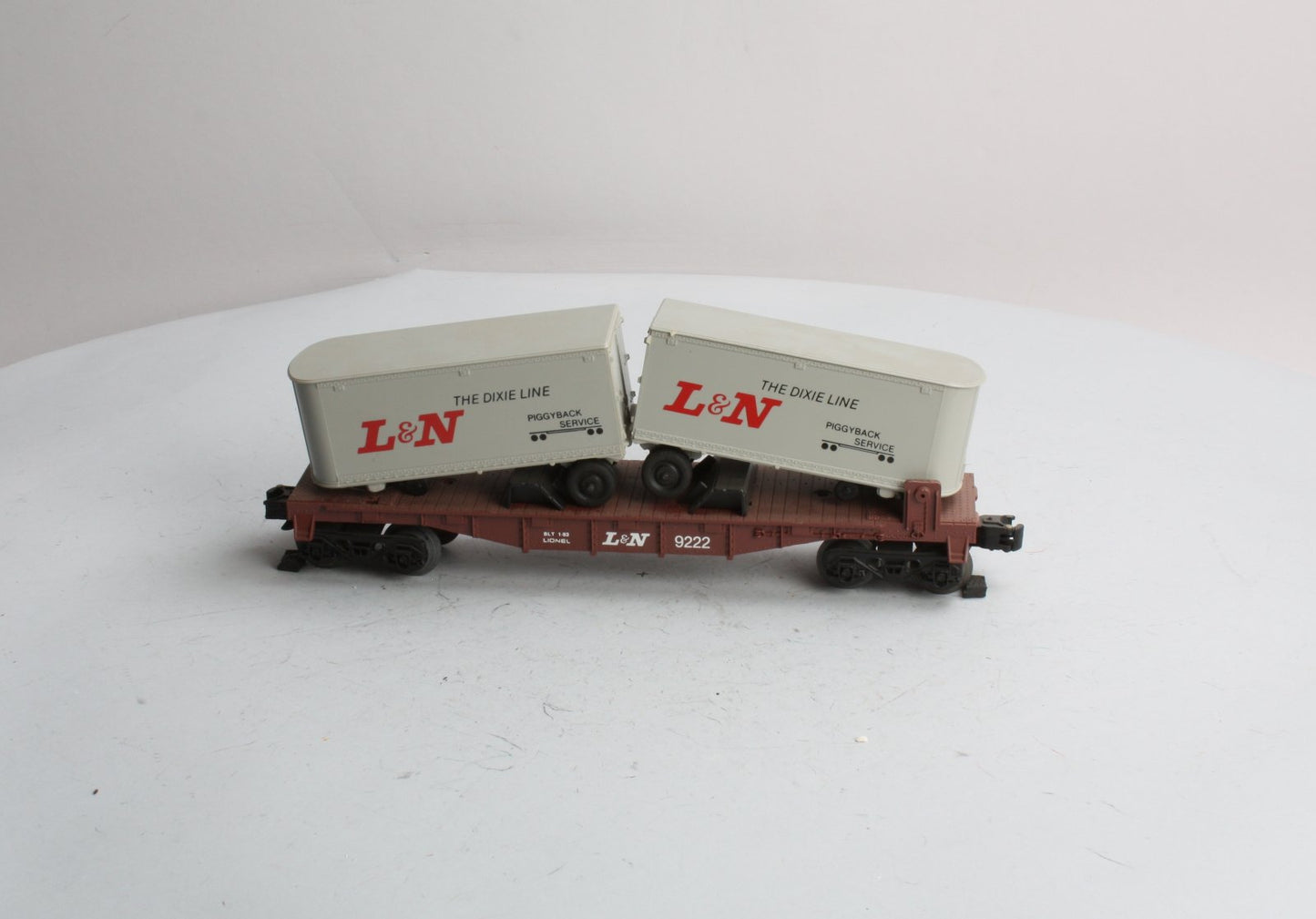 Lionel 6-9222 O Gauge Louisville and Nashville Flatcar with Vans