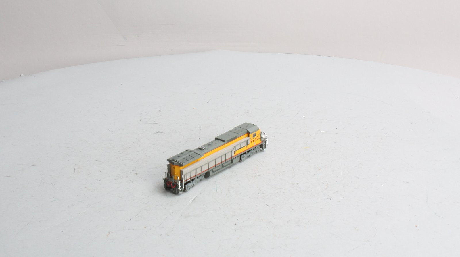 Atlas 51860 N Union Pacific Dash 8-40C Diesel Locomotive #9240 w/DCC - RTR