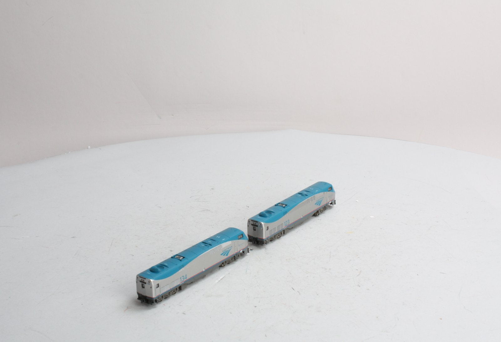 Kato 106-6103 N Amtrak Phase V Set #123 & #134