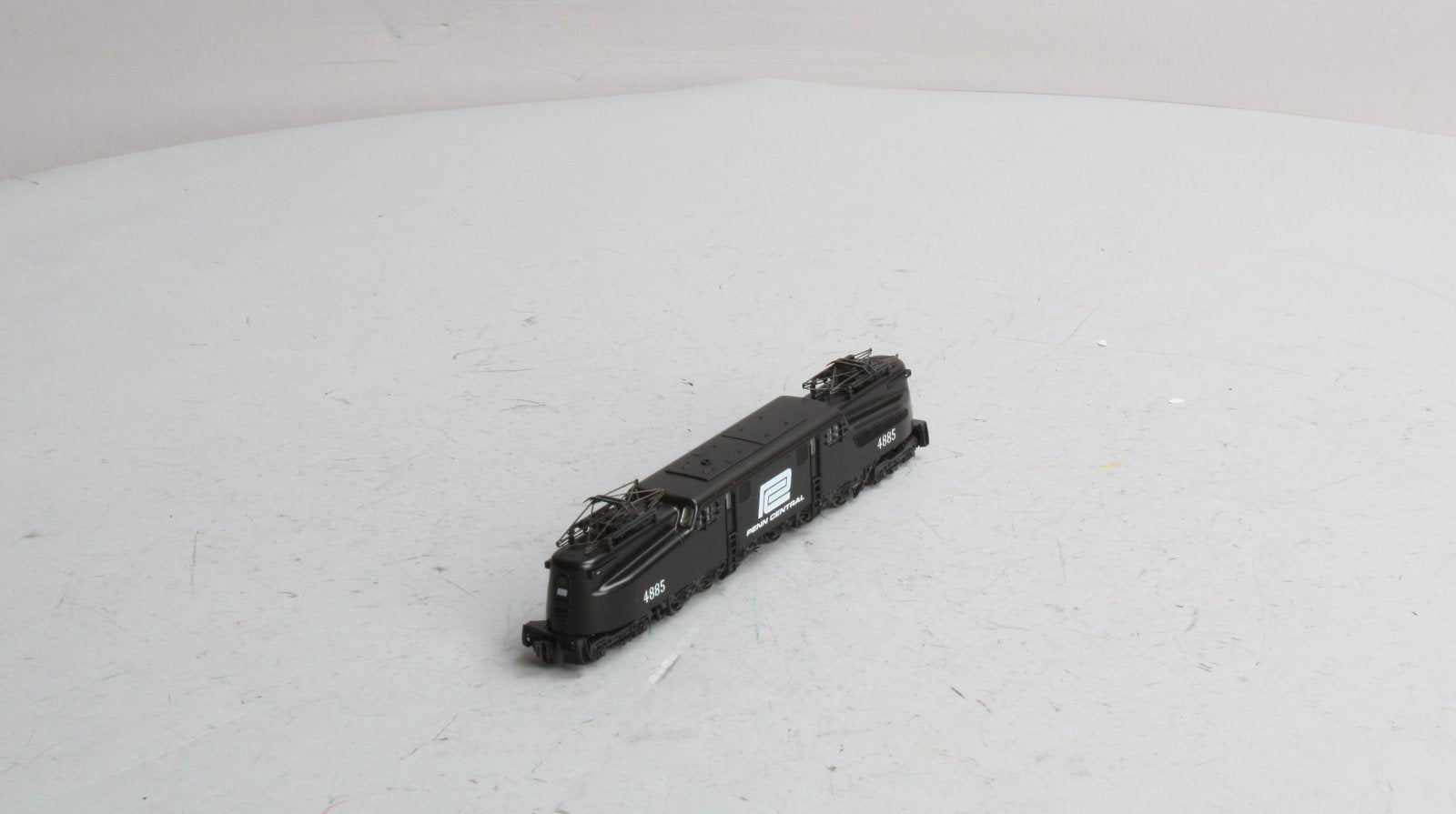 Kato 137-2023 N Scale Penn Central GG-1 Electric Locomotive #4885