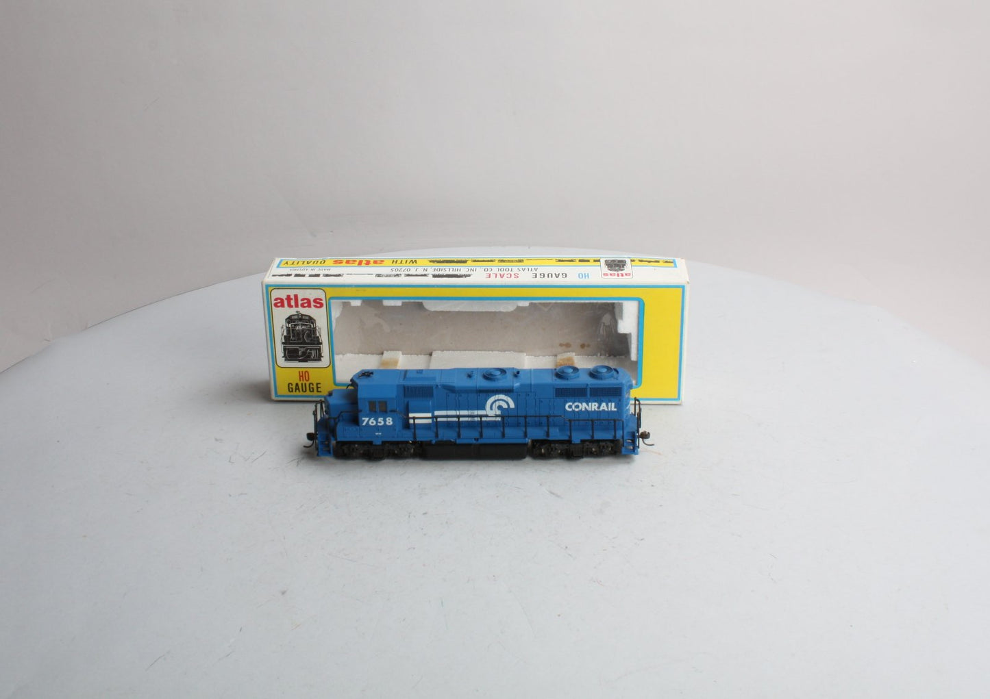 Atlas 7067 HO Scale Conrail GP 38 Diesel Locomotive #7658