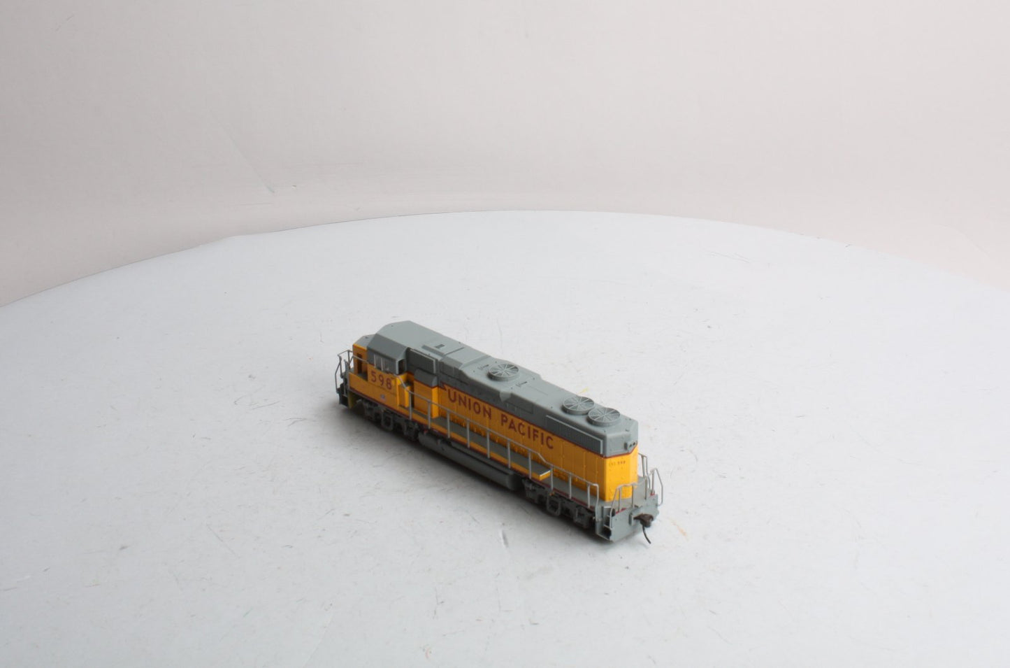 Atlas 907 HO Union Pacific "Baby Wings" GP38-2 Diesel Locomotive #598