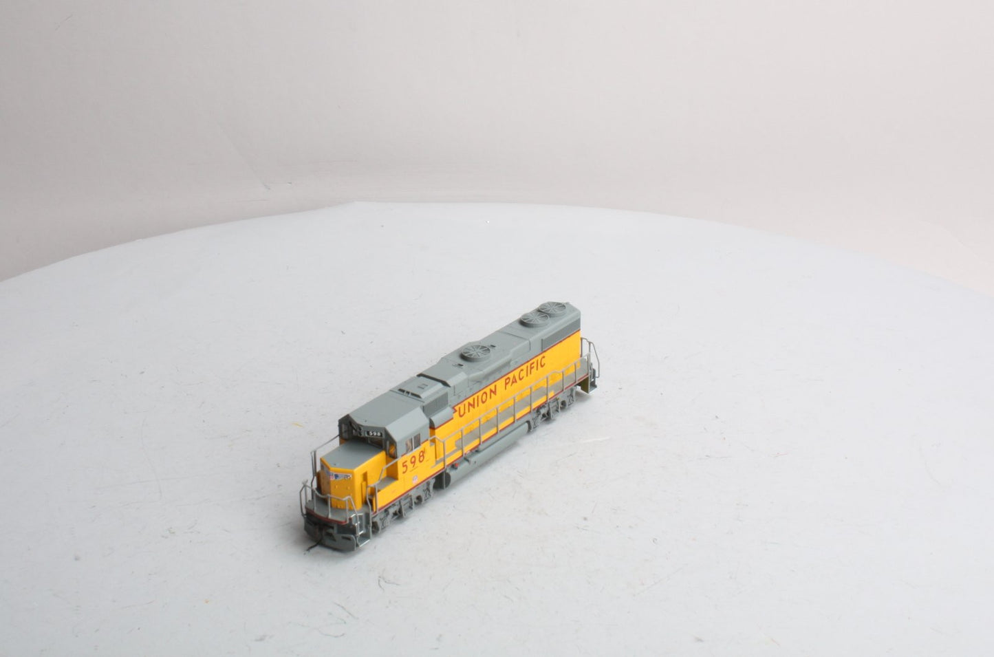 Atlas 907 HO Union Pacific "Baby Wings" GP38-2 Diesel Locomotive #598
