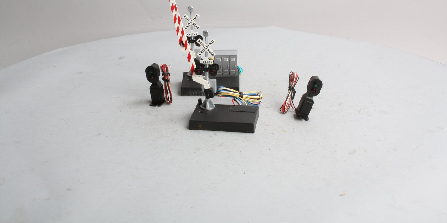 Z-Stuff DZ-1010 O Crossing Gate & Signal Pair W/Block Signal Detectors