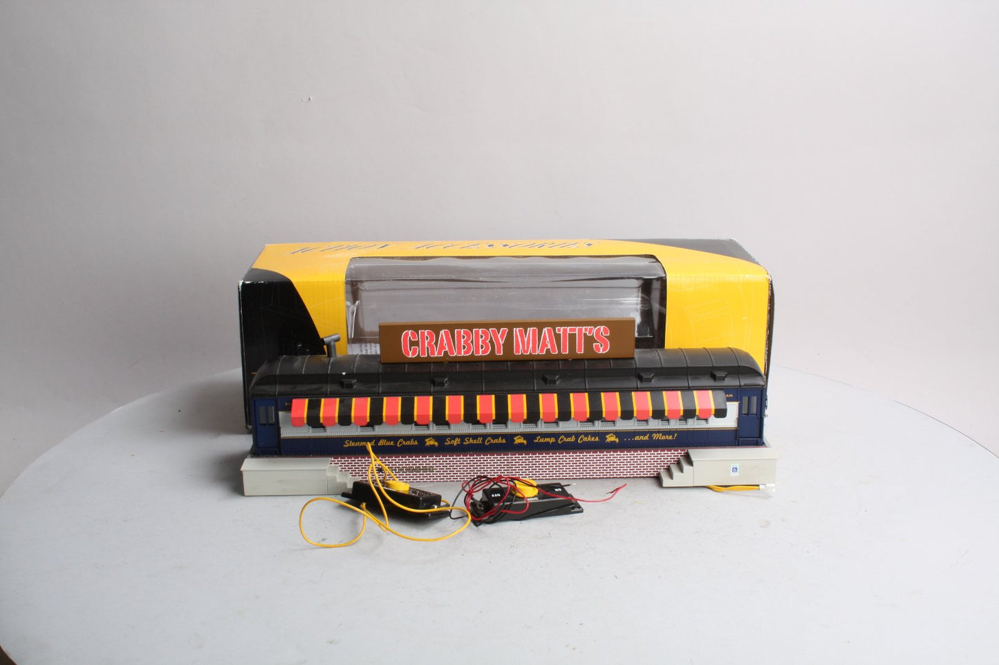 Lionel 6-22526 O Crabby Matt's Smoking Heavyweight Car Diner with Parking