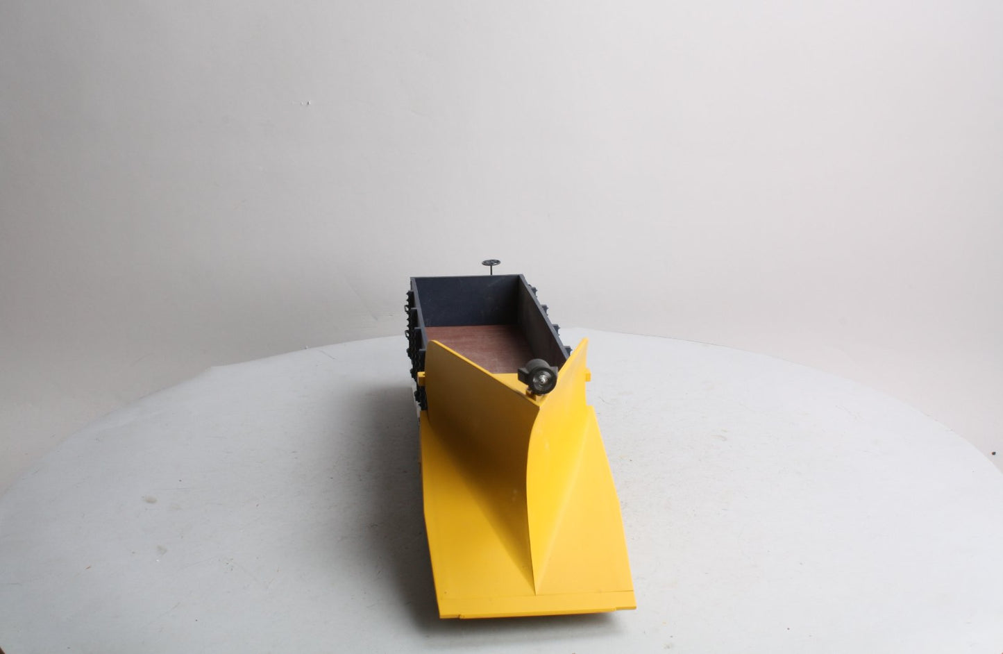 Aristo-Craft 46708 G Santa Fe Wedge Snow Plow