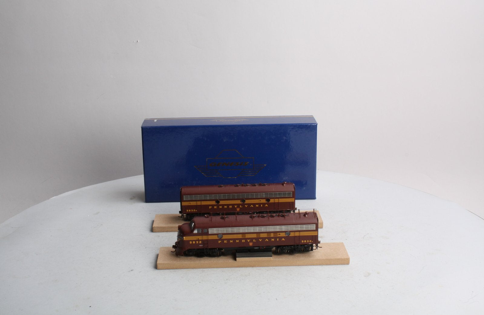 Athearn G22322 HO PRR FP7-F7B Diesel Locomotive w/DCC & Sound #9832A, #9832B