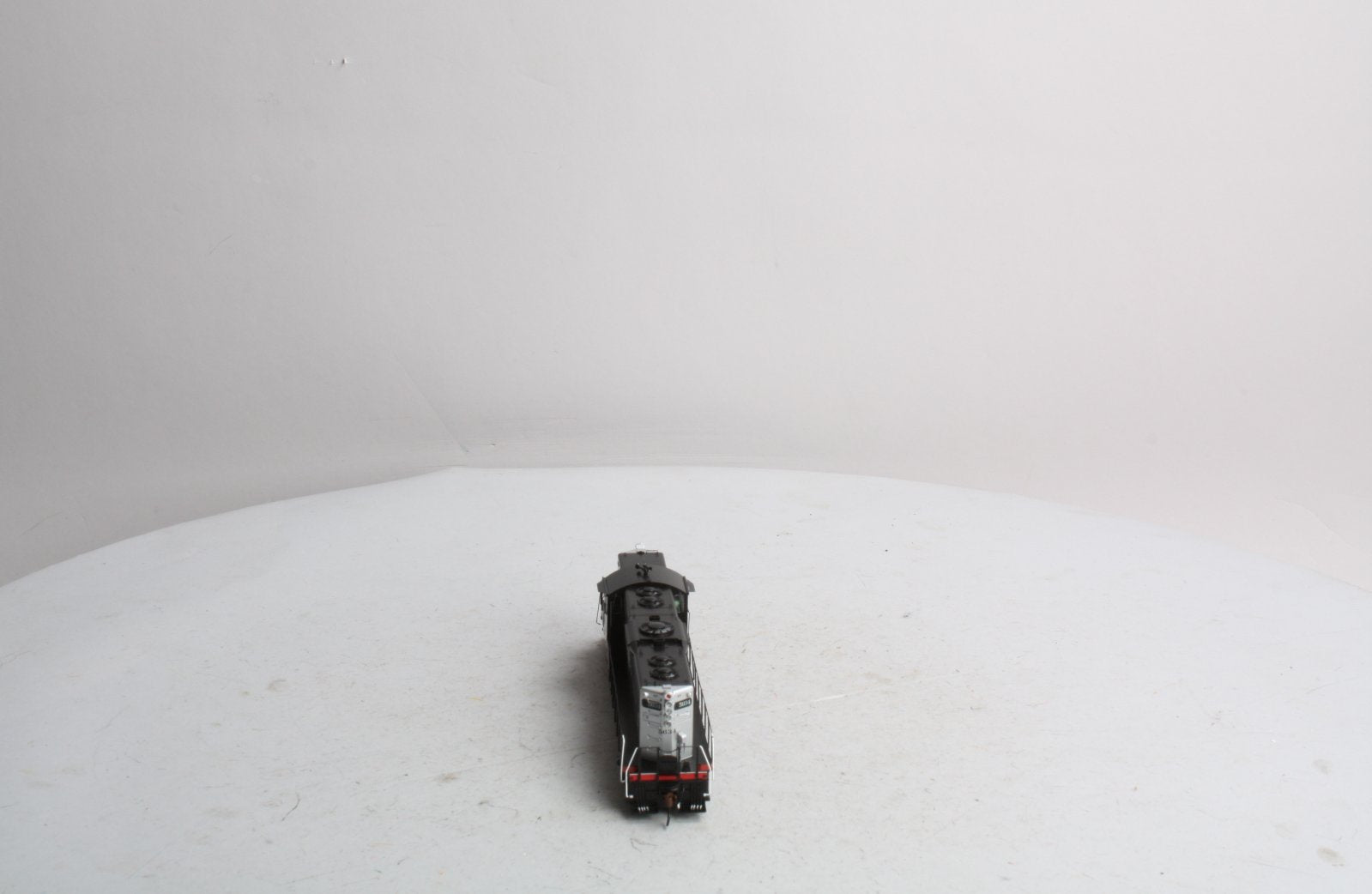 Athearn G62616 HO Scale Southern Pacific/Widow GP9 Diesel w/DCC & Sound #5634
