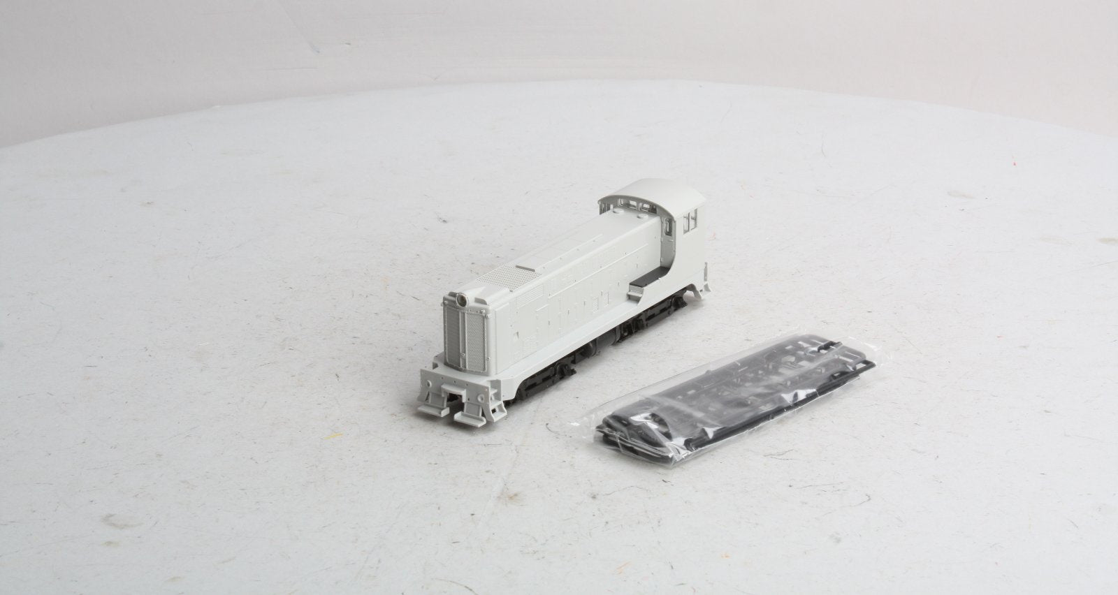 Stewart 4620 HO Undecorated Diesel Baldwin VO-660 Powered Phase I