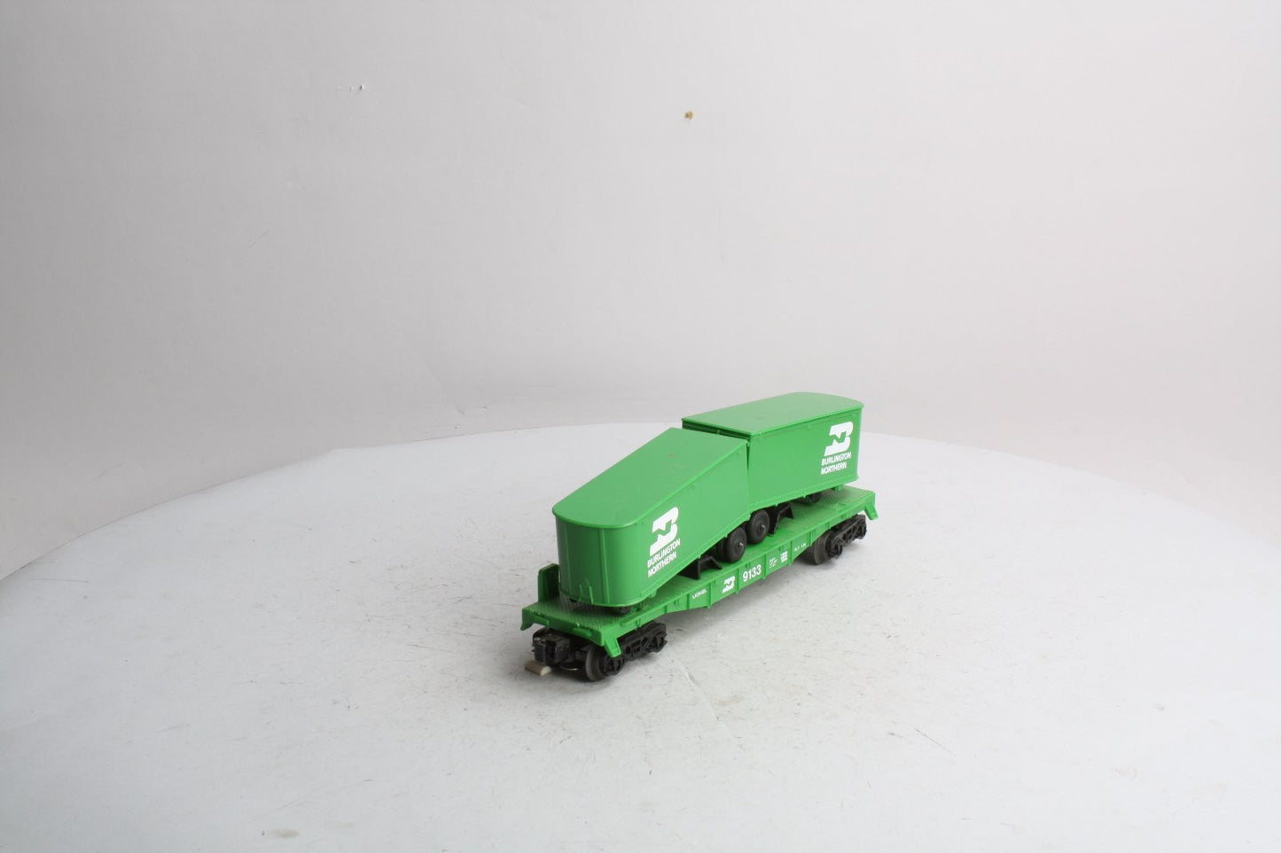 Lionel 6-9133 O Gauge Burlington Northern Flatcar #9133 with Trailers
