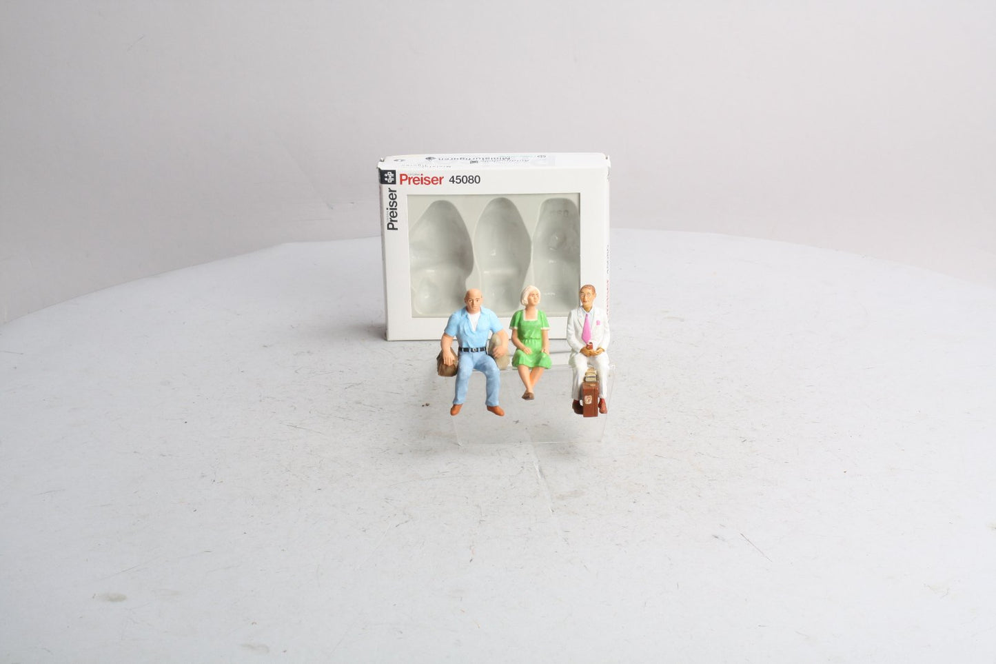 Preiser 45080 G Seated People in Summer Clothes Figures (Set of 3)