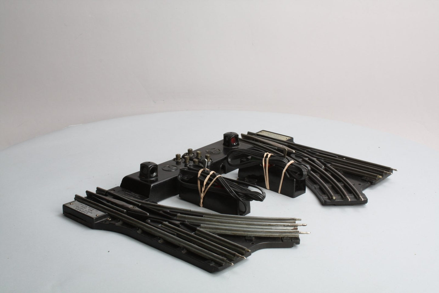 Lionel O22 Vintage O Left-Hand & Right-Hand Remote Control Switches (Pair of 2)