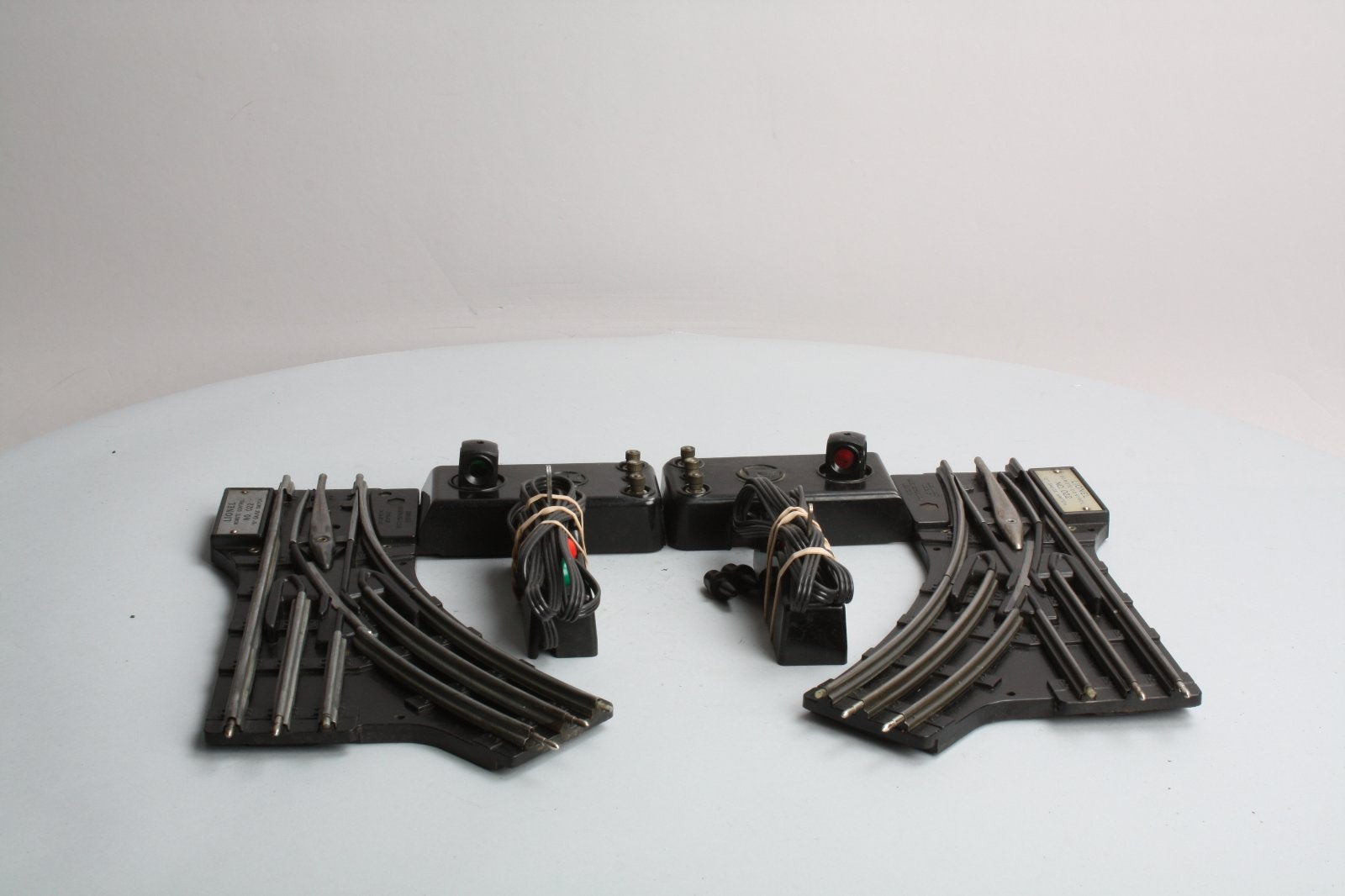 Lionel O22 Vintage O Left-Hand & Right-Hand Remote Control Switches (Pair of 2)