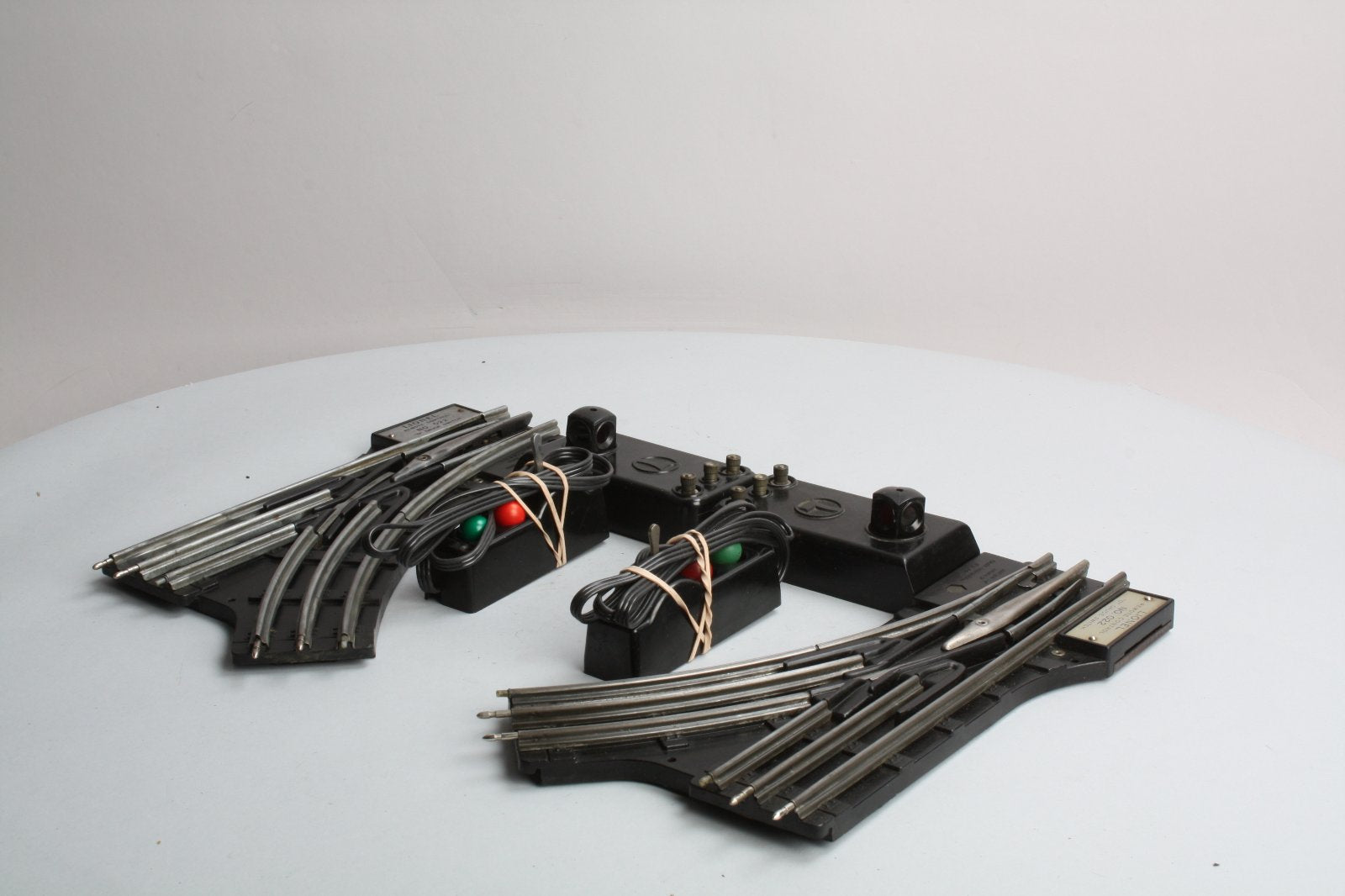 Lionel O22 Vintage O Left-Hand & Right-Hand Remote Control Switches (Pair of 2)