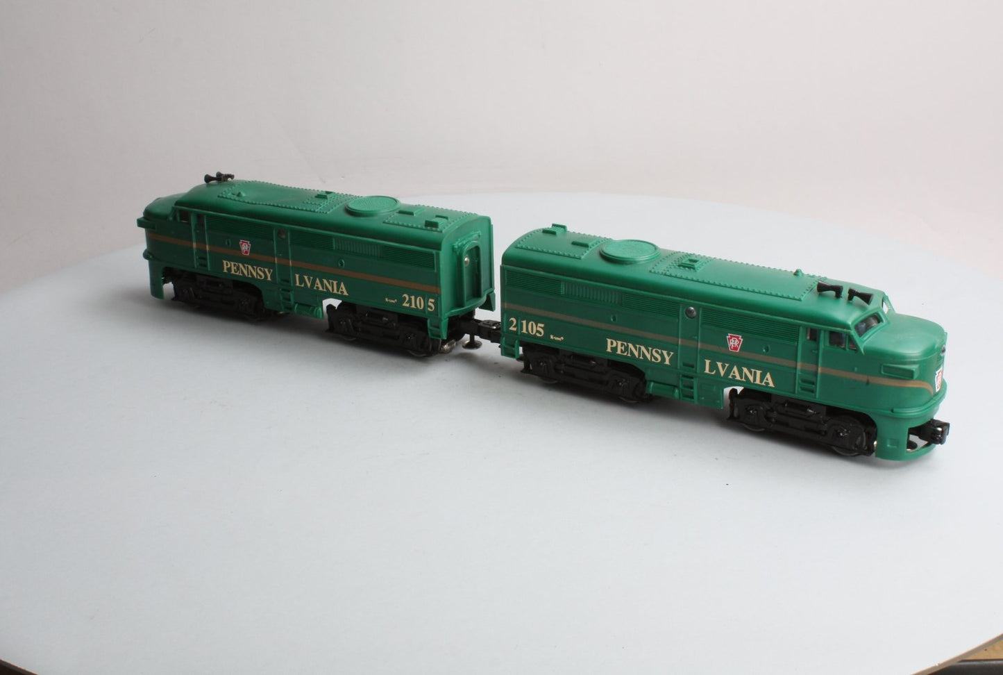 K-Line 2105 O "Pennsylvania" Diesel Green/Dual Motors AA Diesel Loco #2105