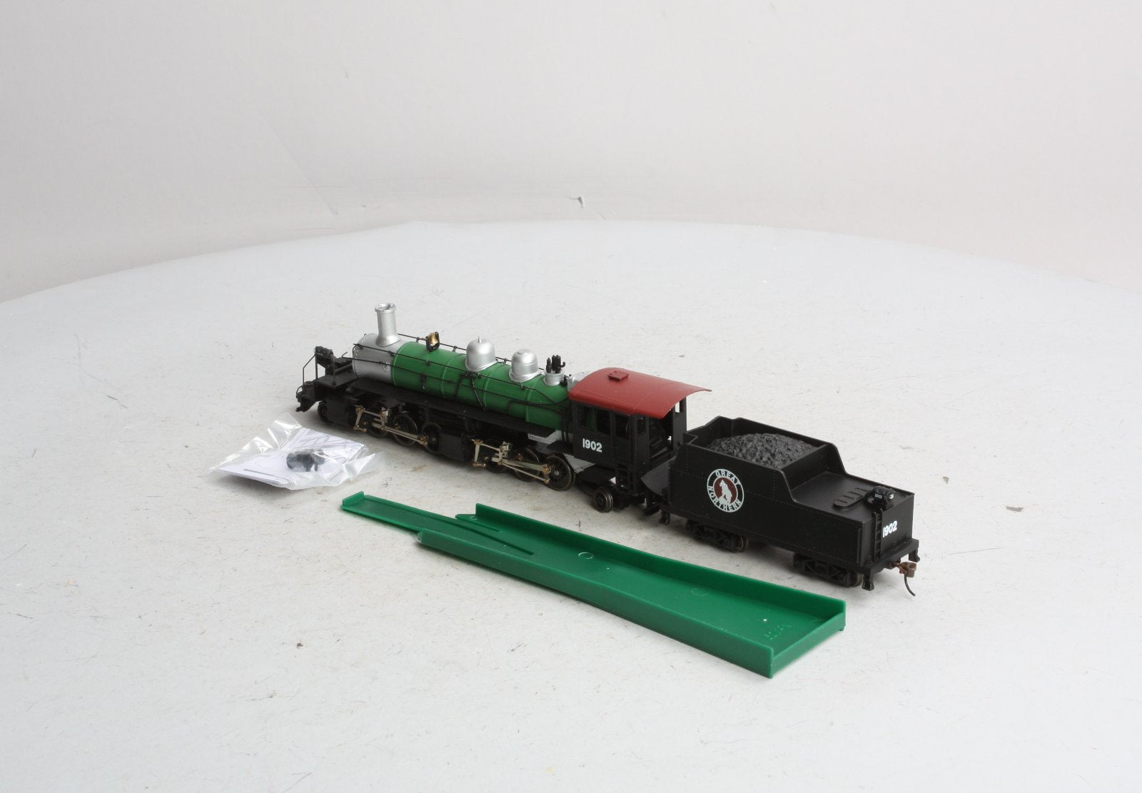 Mantua 345001 HO Great Northern 2-6-6-2 Steam Locomotive with Tender
