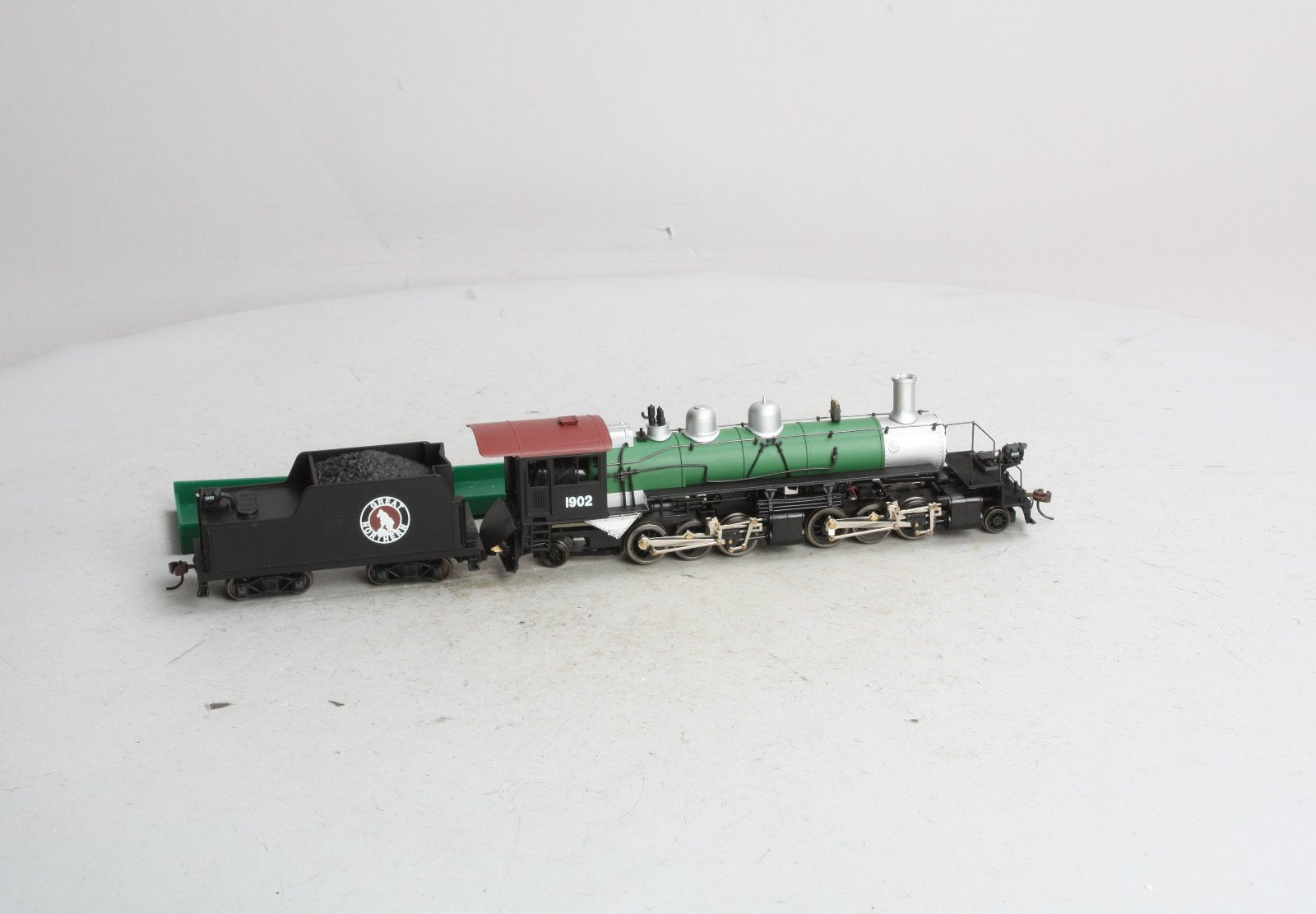 Mantua 345001 HO Great Northern 2-6-6-2 Steam Locomotive with Tender