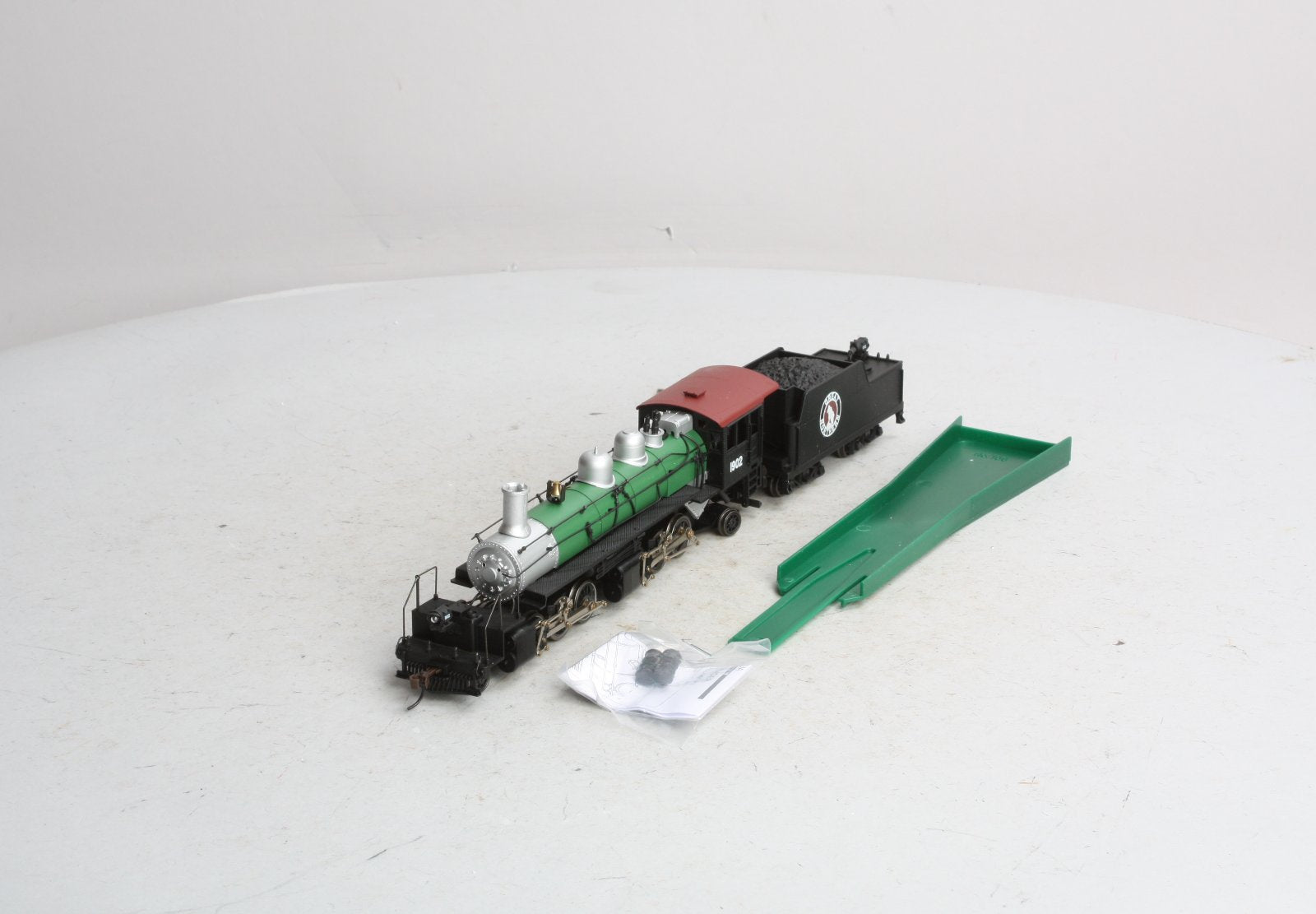 Mantua 345001 HO Great Northern 2-6-6-2 Steam Locomotive with Tender