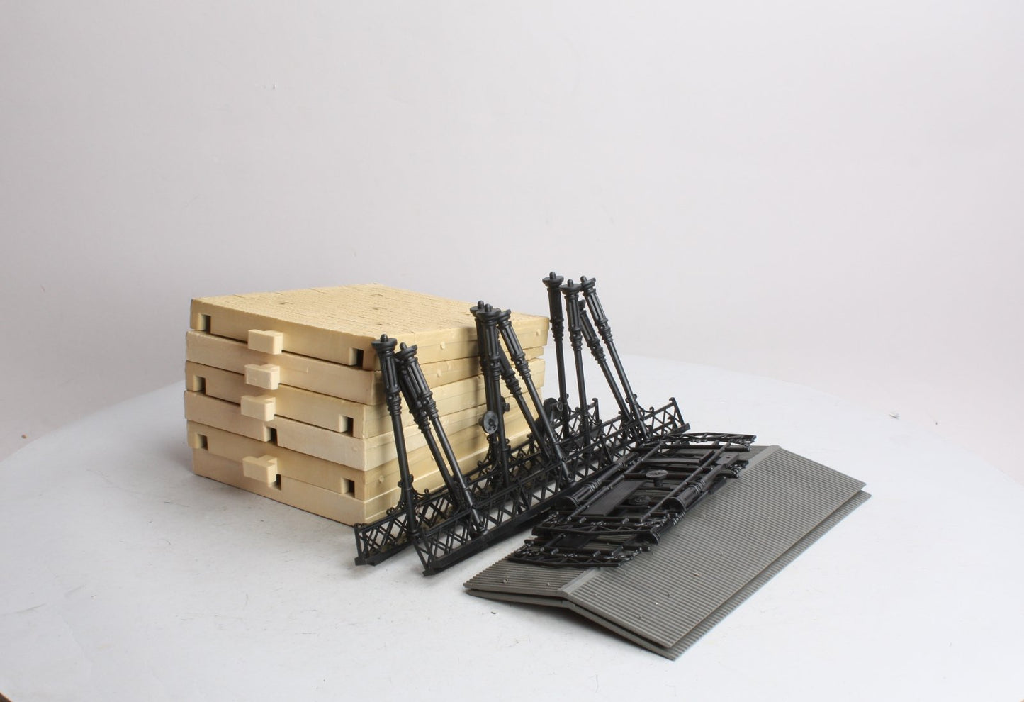 Pola 908 G Scale Covered Platform KIT