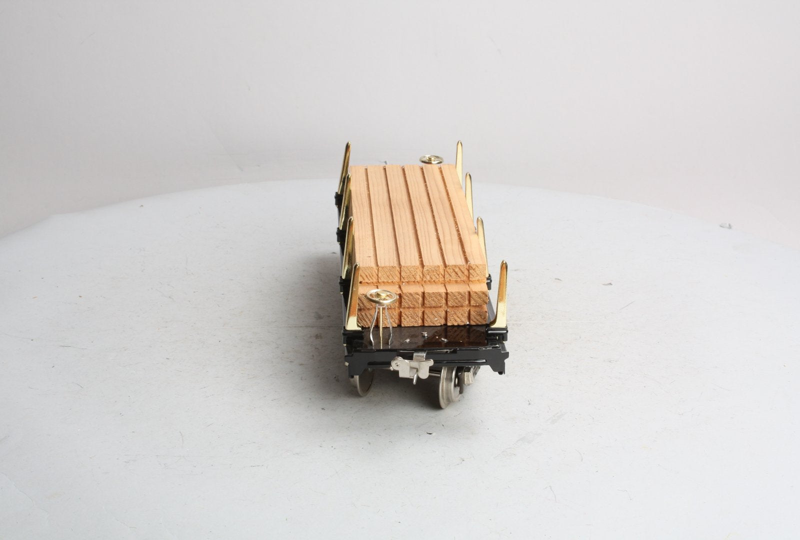 MTH 11-30033 Std. Flatcar w/Load #211 blk/Brss