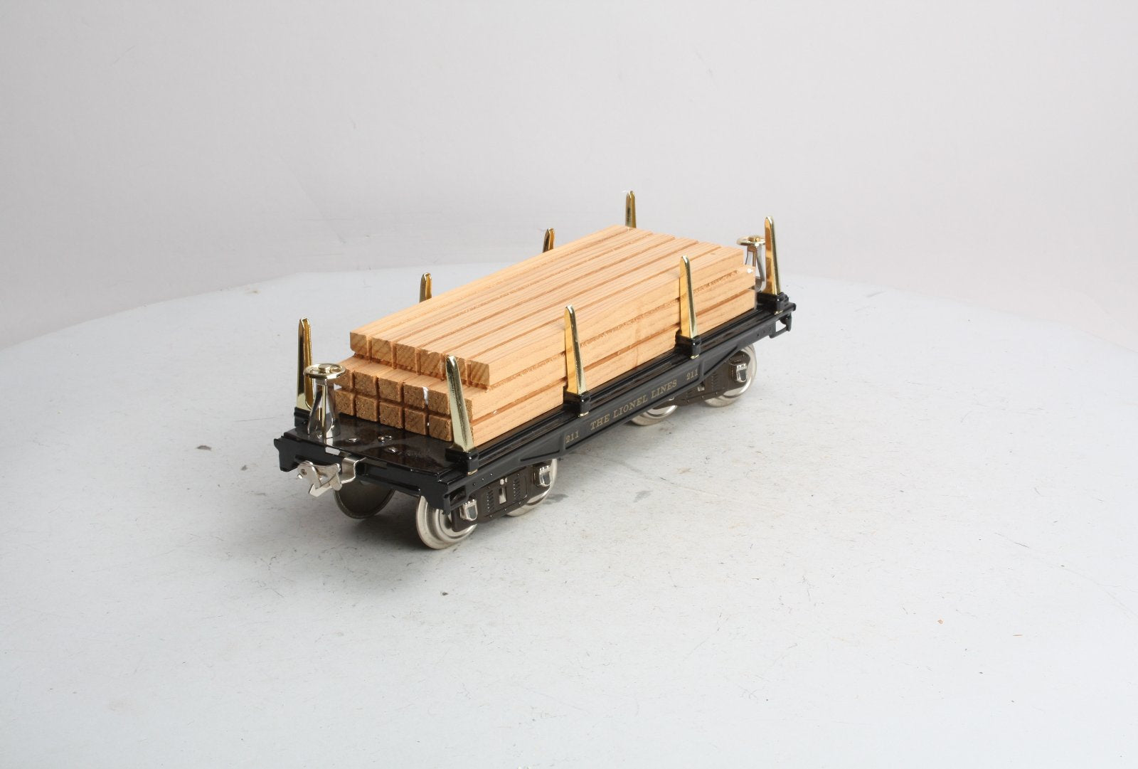 MTH 11-30033 Std. Flatcar w/Load #211 blk/Brss