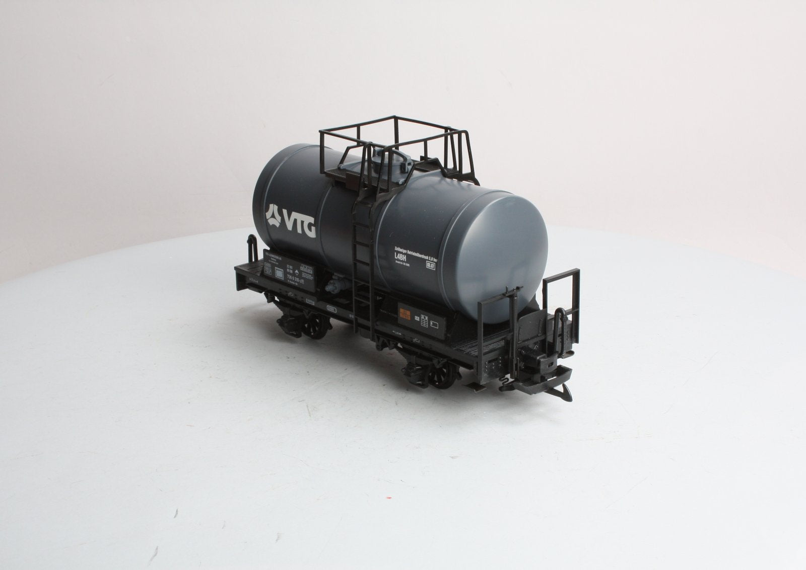 LGB 41403 G Scale VTG Tank Car – Trainz