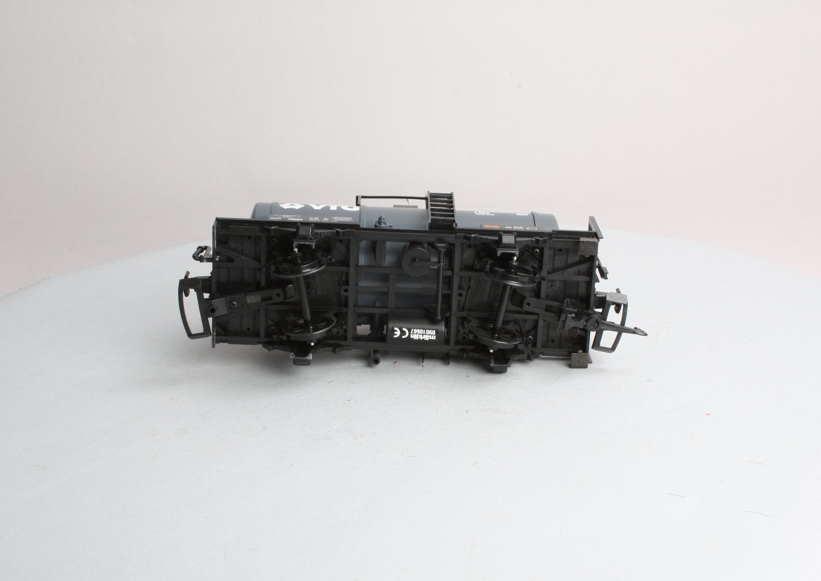 LGB 41403 G Scale VTG Tank Car – Trainz