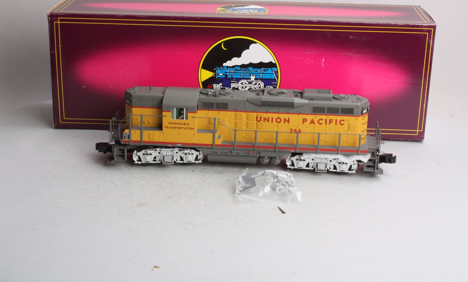 MTH 20-2898-3 Union Pacific GP-9 Non-Powered Diesel Engine #266