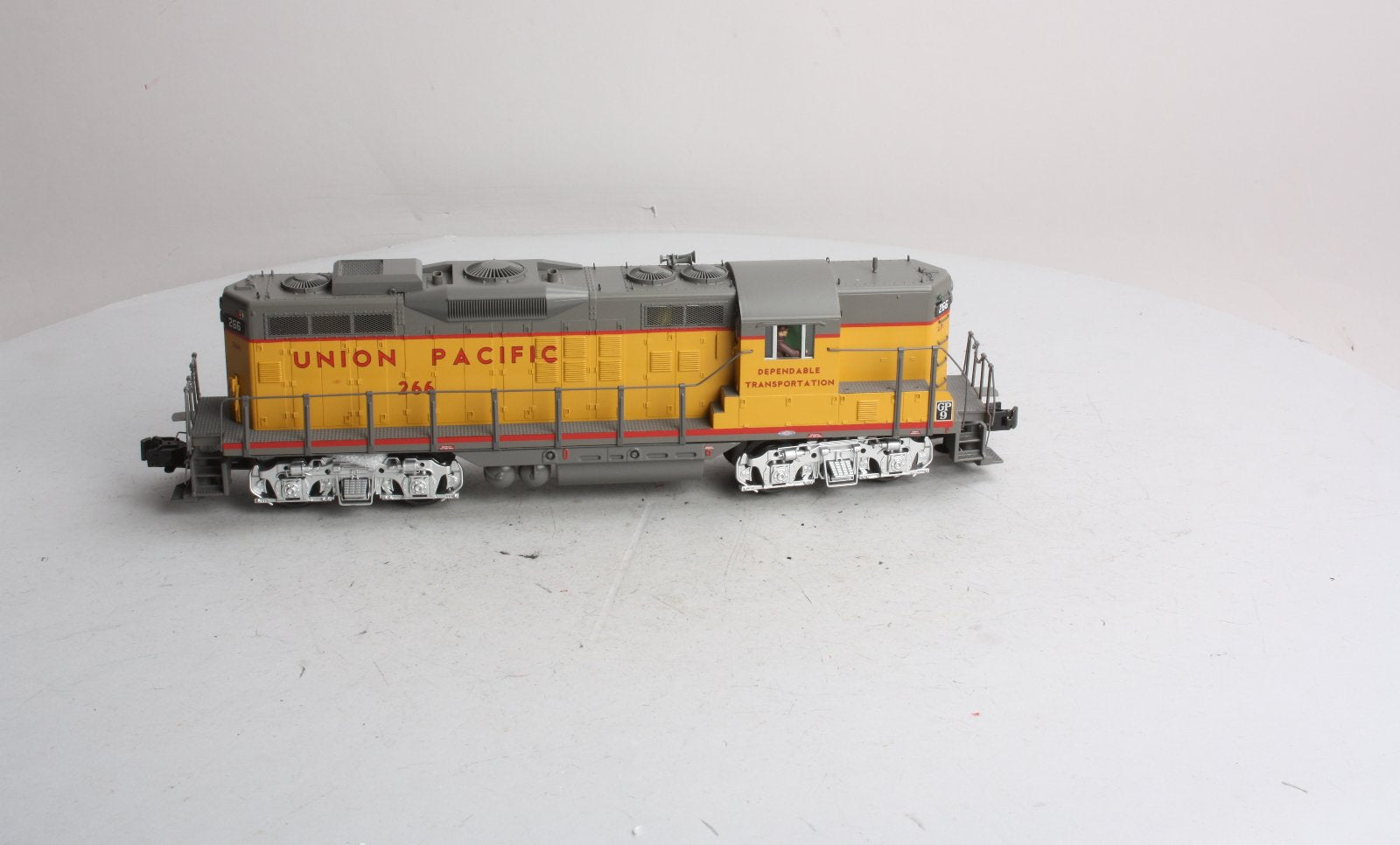 MTH 20-2898-3 Union Pacific GP-9 Non-Powered Diesel Engine #266