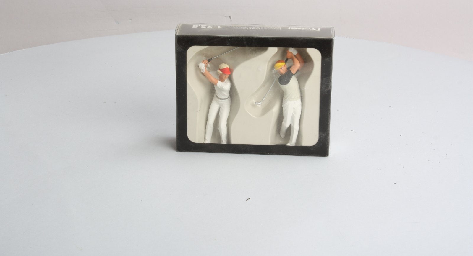 Preiser 45040 G Golfers Playing Figures (Set of 2)