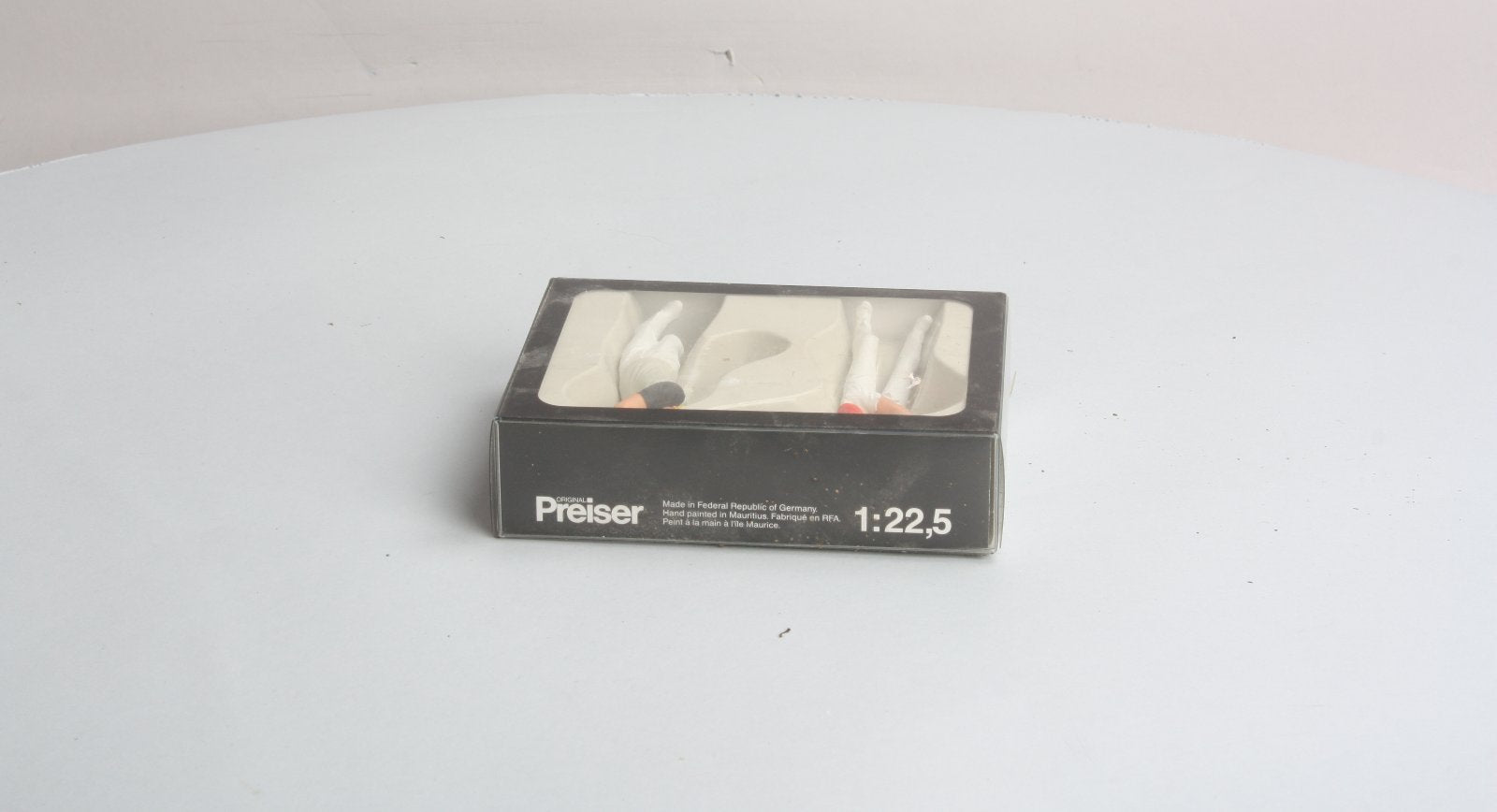 Preiser 45040 G Golfers Playing Figures (Set of 2)
