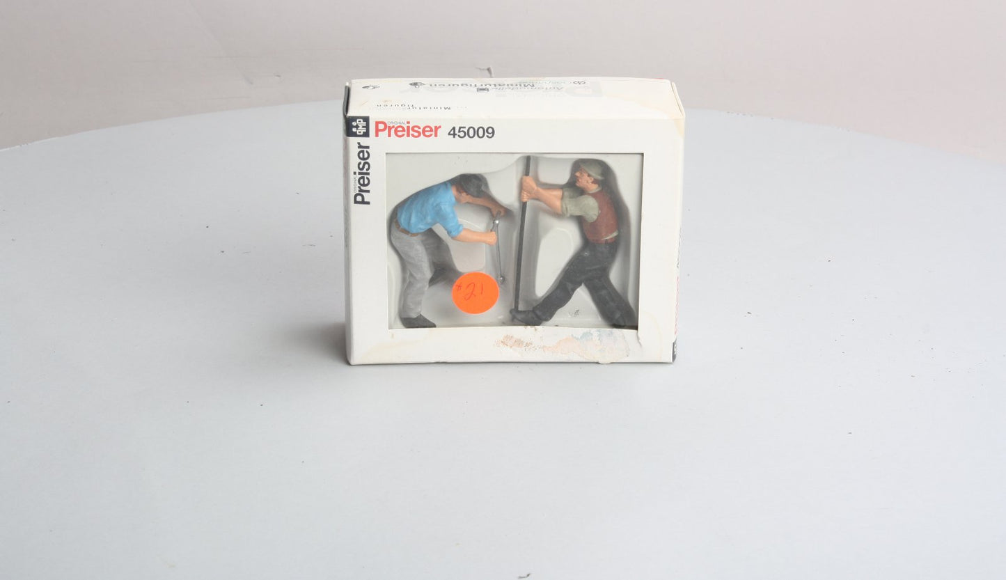 Preiser 45009 G Track Workers Figures with T-Spanner & Crowbar (Set of 2)