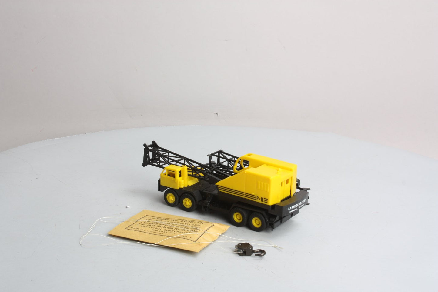 Lionel 6828-100 Vintage O Harnischfeger Truck Crane