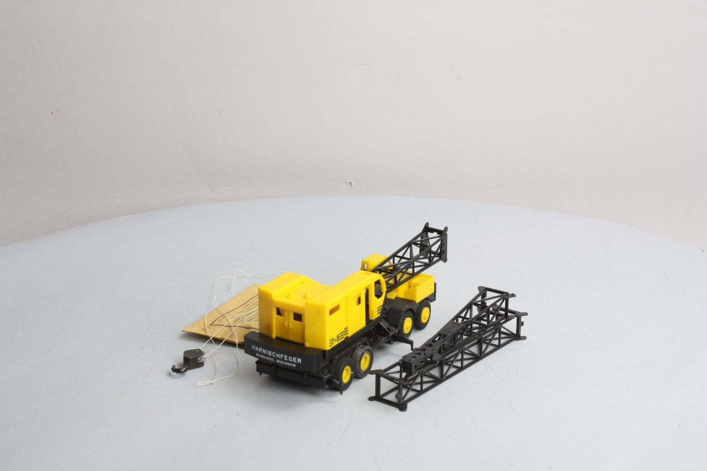 Lionel 6828-100 Vintage O Harnischfeger Truck Crane