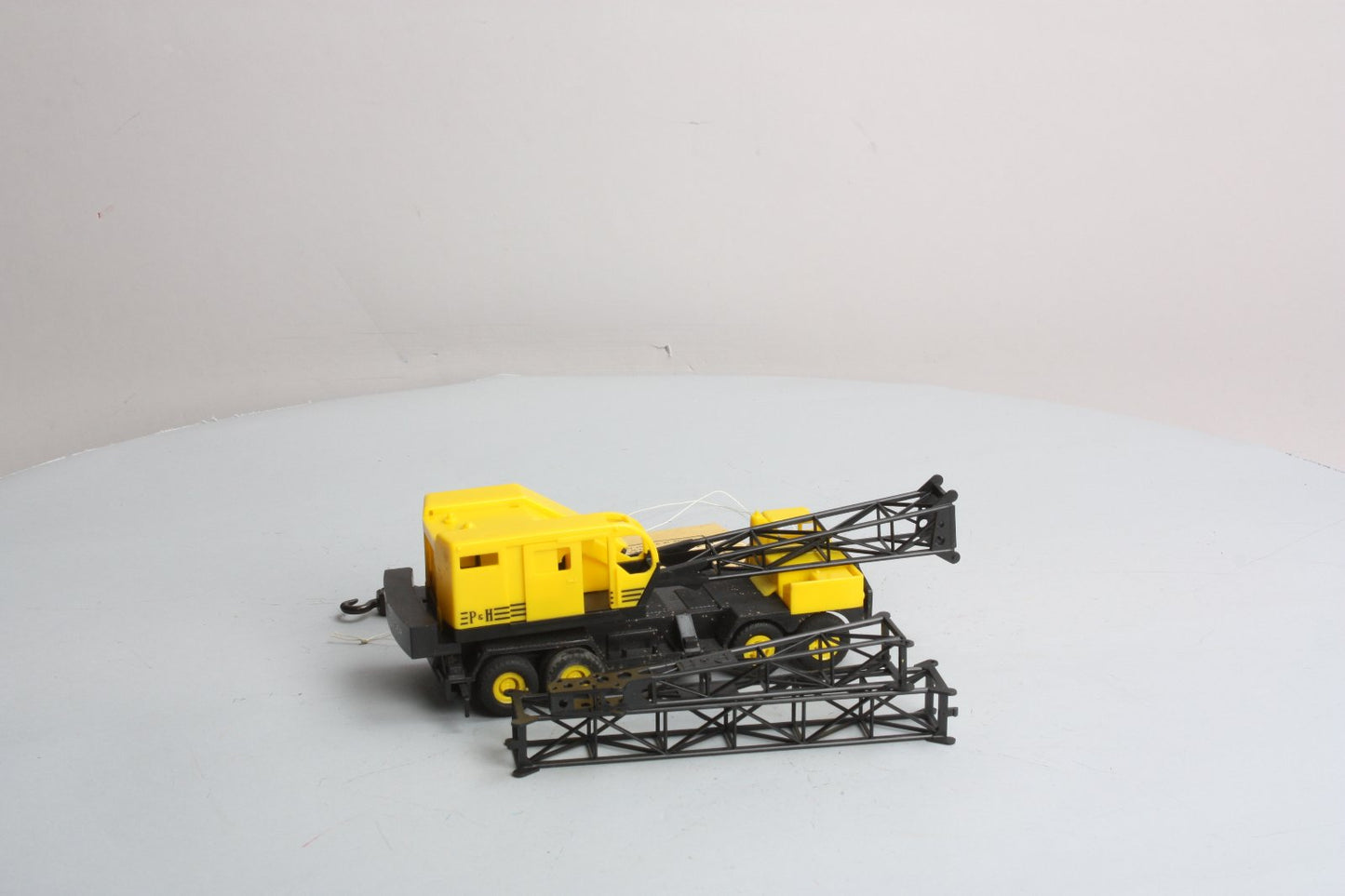 Lionel 6828-100 Vintage O Harnischfeger Truck Crane
