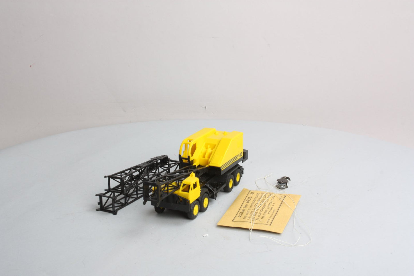 Lionel 6828-100 Vintage O Harnischfeger Truck Crane