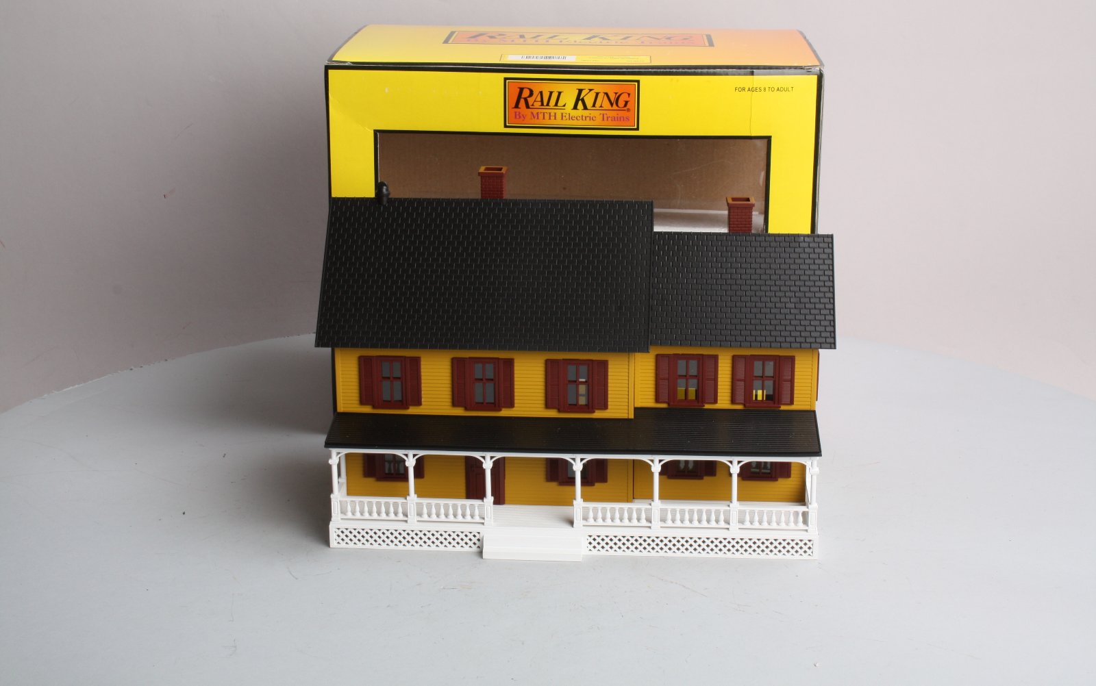MTH 30-9015 O Assembled Country House Yellow W/Red Shutters