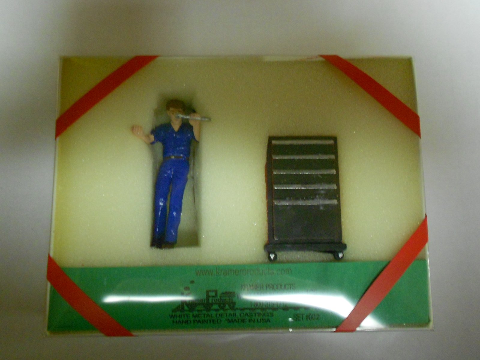 Kramer 002 G Scale Mechanic with Tool Chest