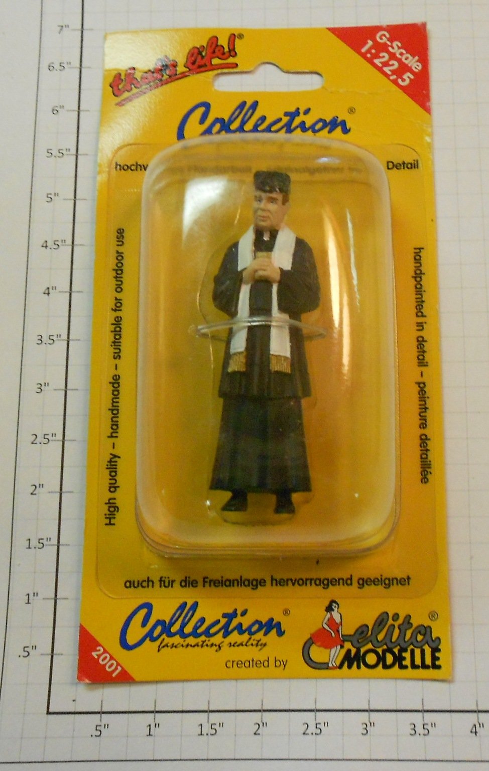 Elita Modelle 10107 Priest with black suit figure