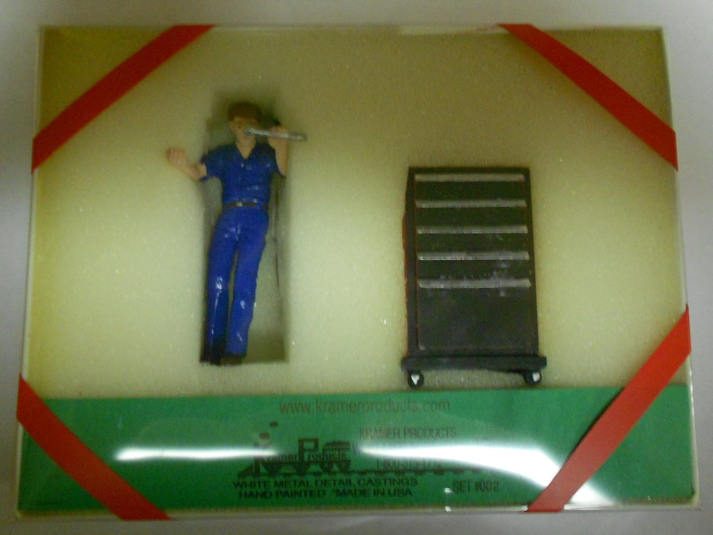 Kramer 002 G Scale Mechanic with Tool Chest