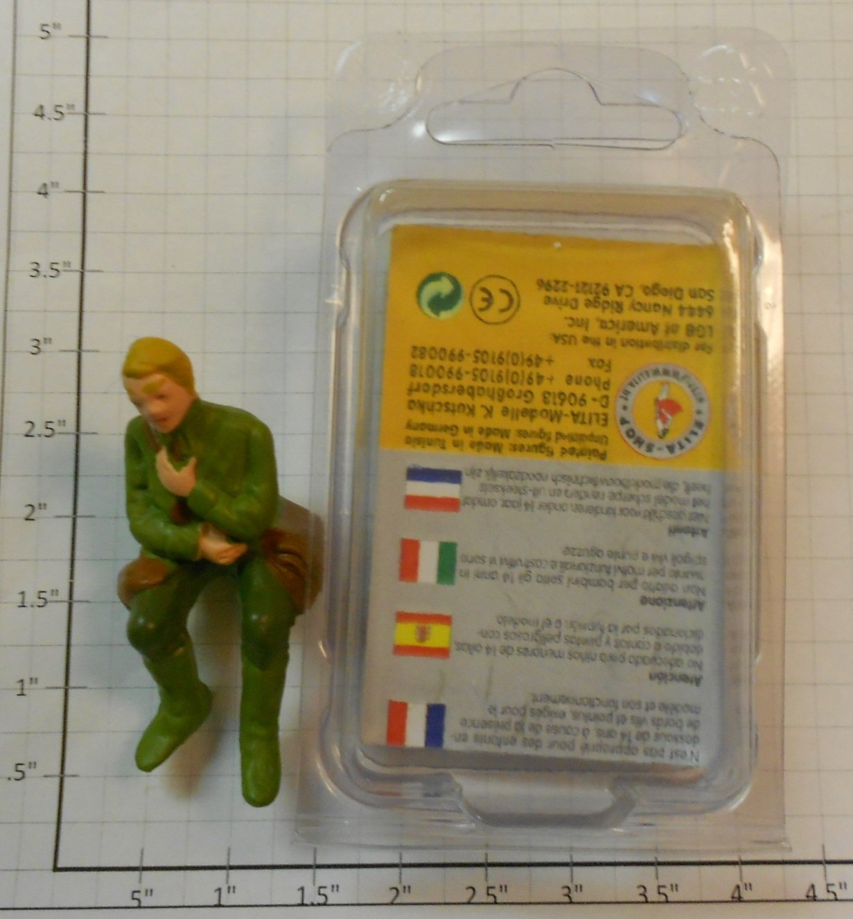 Elita Modelle 10054 Siting Man With Green Boots figure