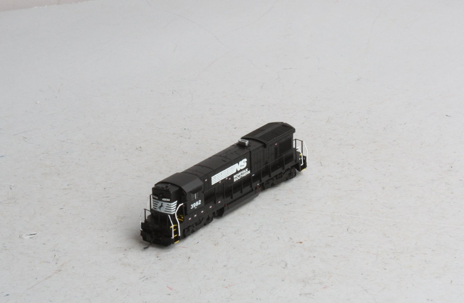 Atlas 49718 N Scale Norfolk Southern B23-7 Diesel Locomotive – Trainz
